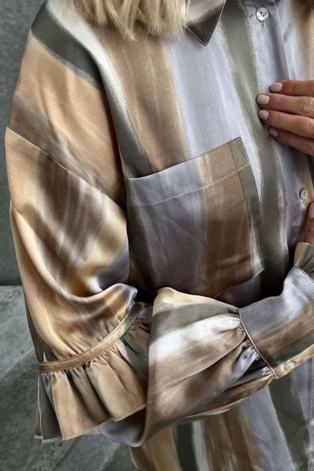 Stories From The Atelier By Copenhagen Shoes - The Believe Shirt - 2239 Multi Color Hot på udsalg