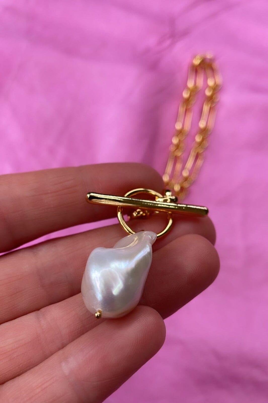 mellow-moon-link-pearl-necklace-forgyldt_3.jpg Mellow Moon - Link Pearl Necklace - Forgyldt
