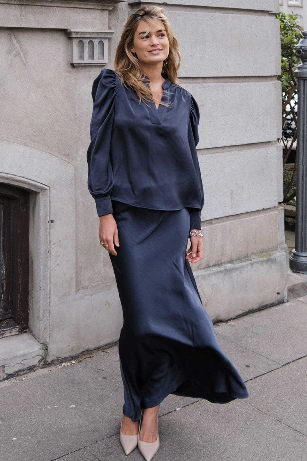 Neo Noir - Rosslyn Heavy Sateen Blouse - Midnight Blue