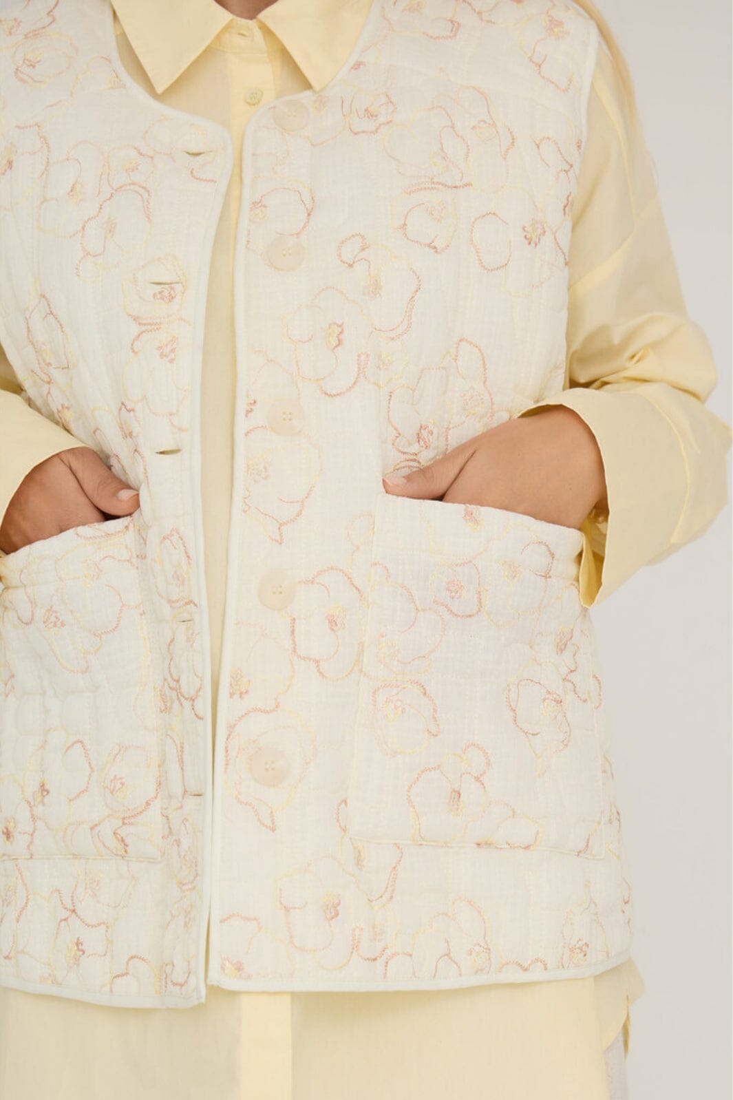 A-View - Kammy Embrodery Vest - 077 Sand/White Online nu