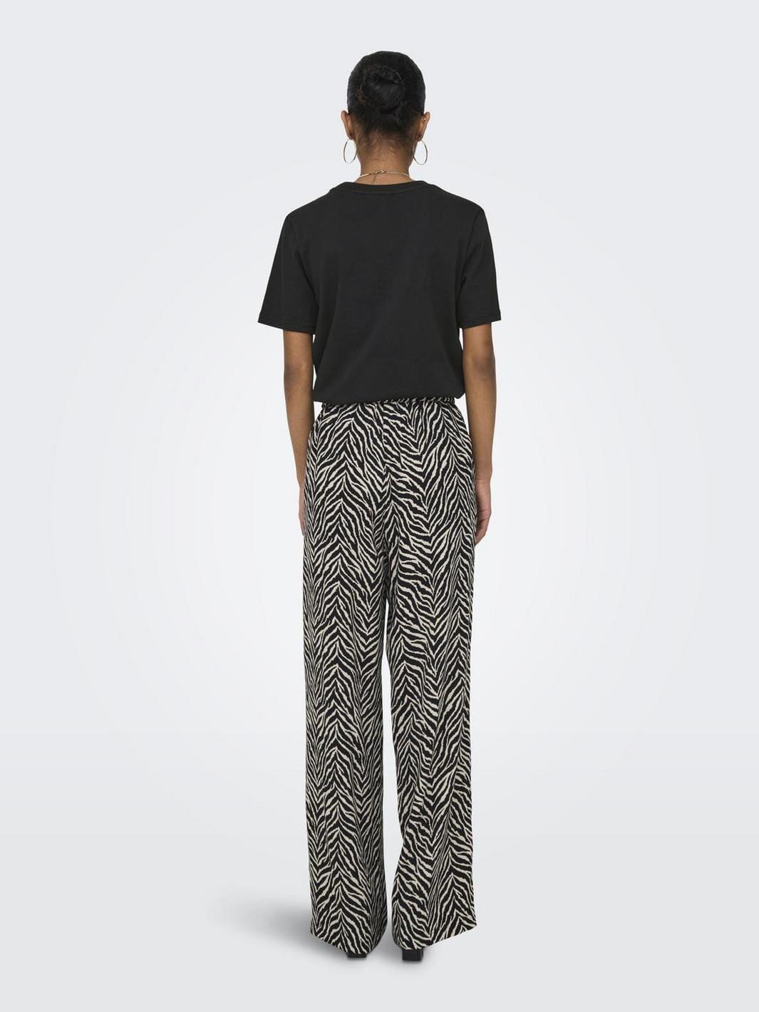 Only - Onlmonja S/S Tee - 4474466 Black Hot på udsalg