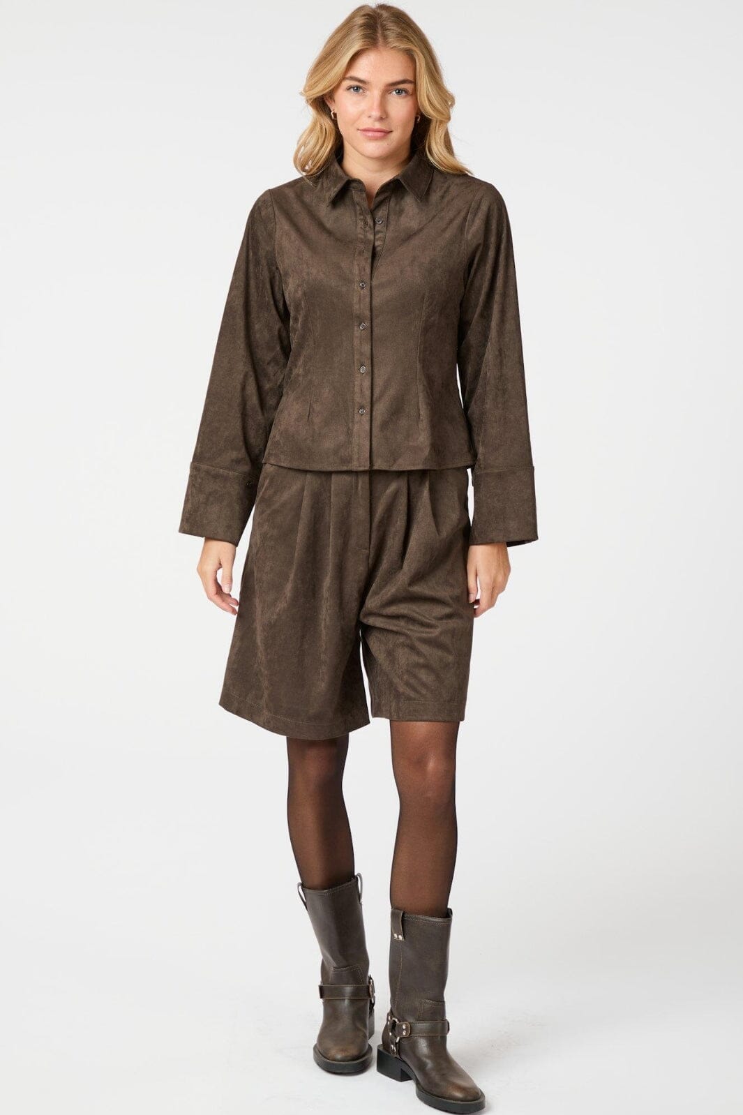 Neo Noir - Nika Faux Suede Bermuda Shorts 164474 - 676 - Dark Brown på udsalg