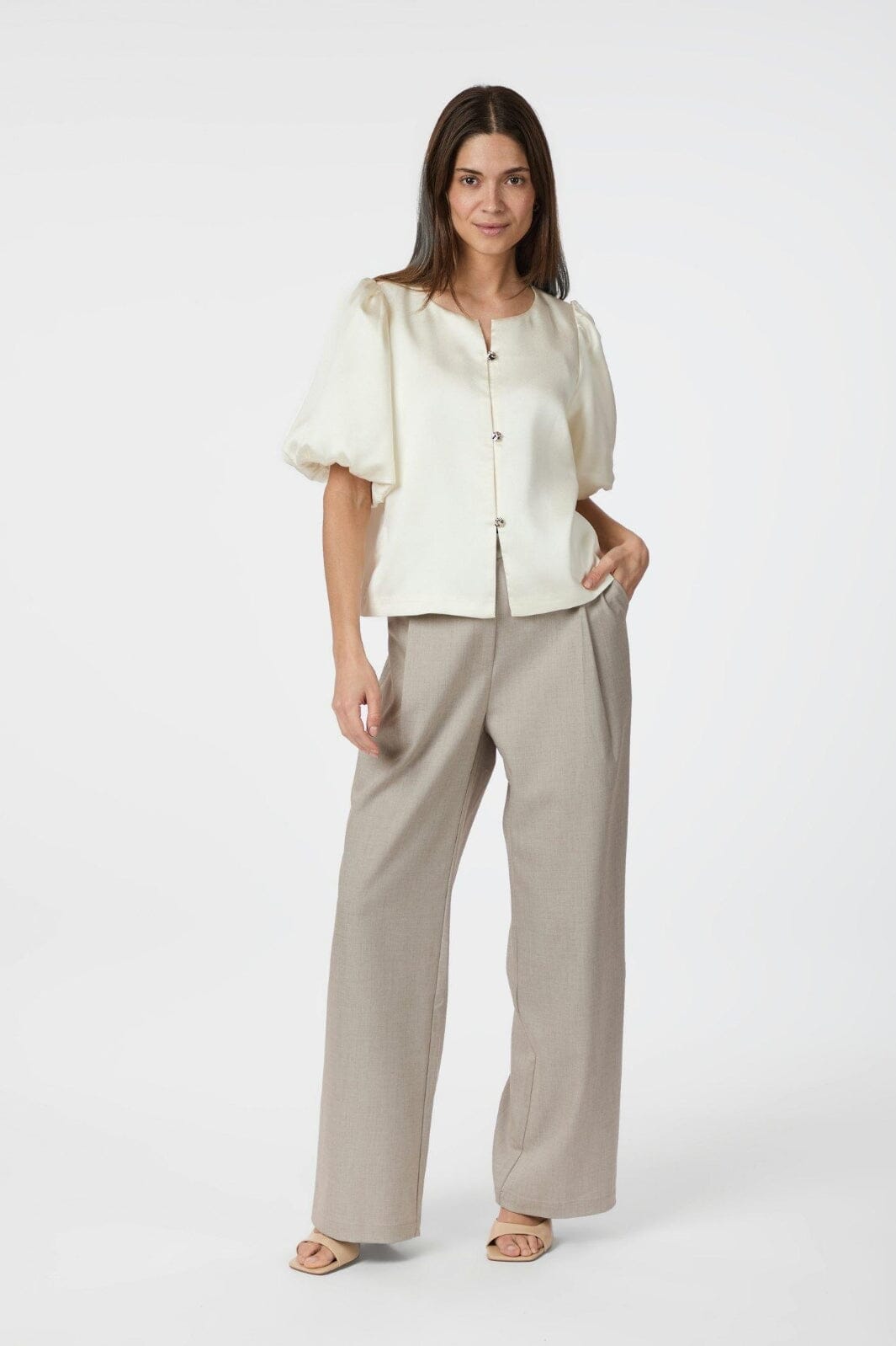 Forudbestilling - Neo Noir - Aisa Dull Satin Blouse 164658 - 124 - Ivory