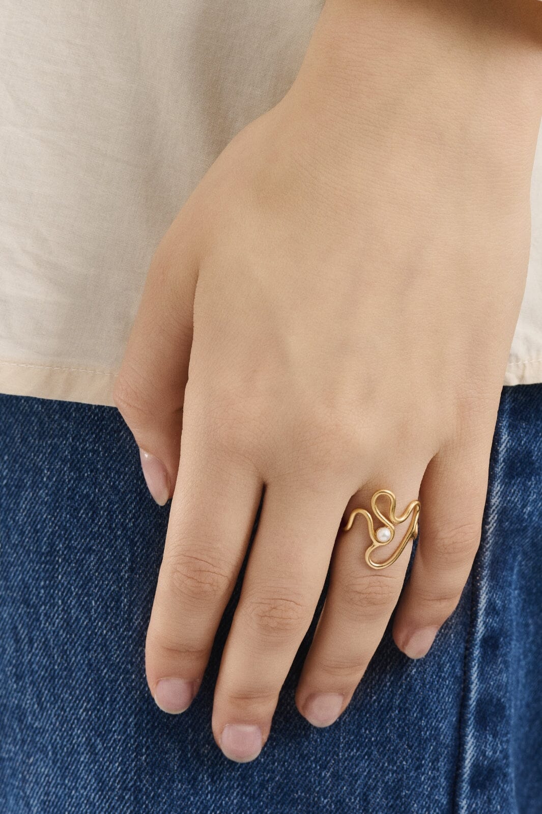 Pernille Corydon Jewellery - Bay Pearl Ring - Golden Plated