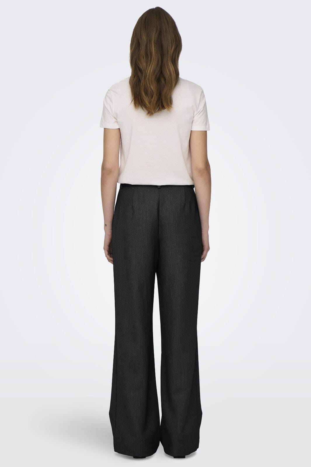 only-onlhattie-pleat-mel-str-pant-tlr-15304707-4761285-black_2.jpg Only - Onlhattie Pleat Mel Str Pant Tlr 15304707 - 4761285 - Black