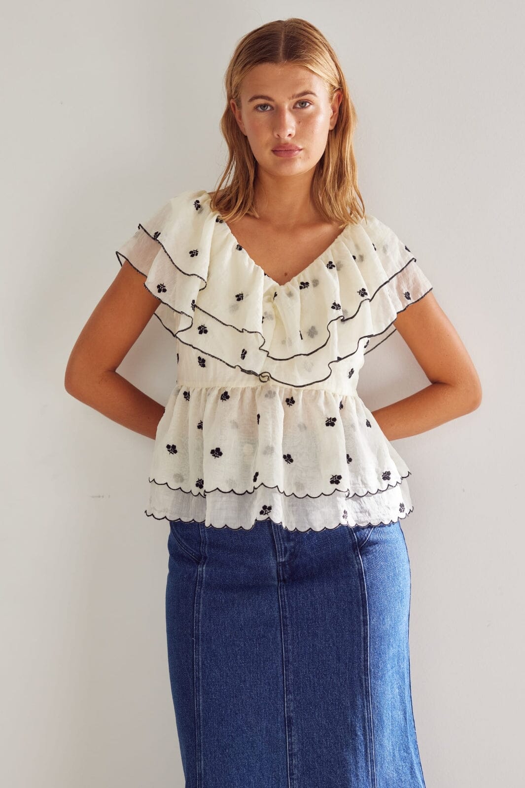 noella-louisa-blouse-13410001-006-offwhite_0.jpg Noella - Louisa Blouse 13410001 - 006 - Offwhite