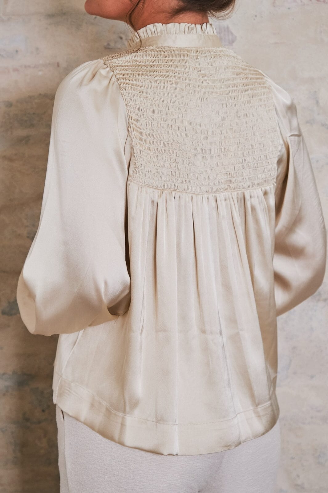 Neo Noir - Jill Smooth Satin Blouse - Champagne