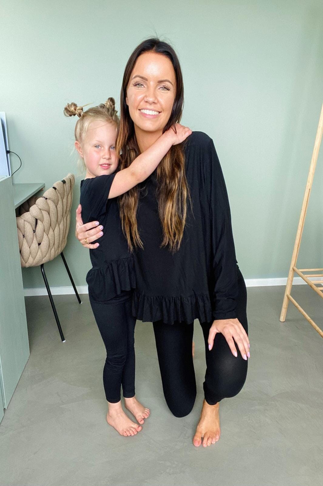 Liberte - Alma LS Frill T-shirt - Black på udsalg