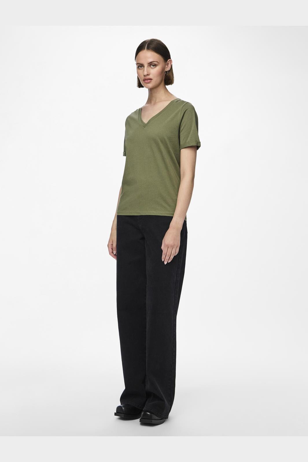 Pieces - Pcria Ss V-Neck Solid Tee - 3783308 Deep Lichen Green Udsalg