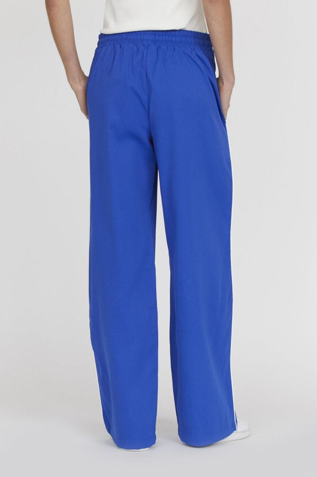 Sisters Point - Vemra-Pa - 415 Cobalt Blue