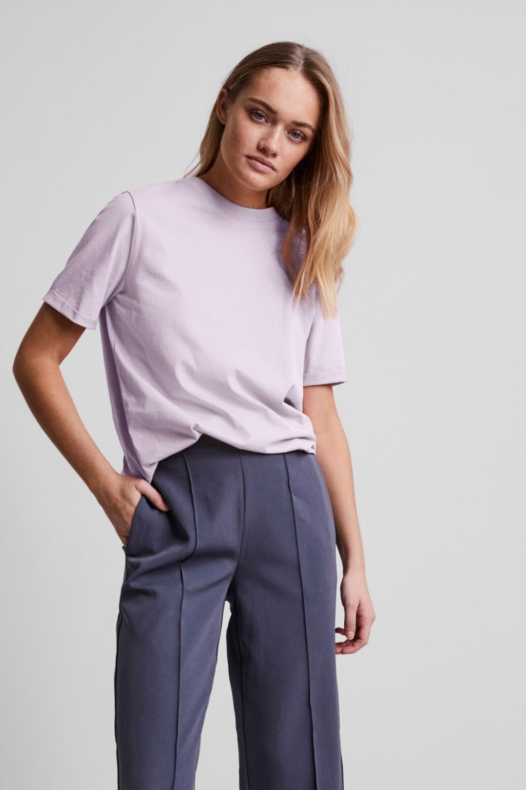 pieces-pcria-ss-fold-up-solid-tee-lavendula_3.jpg Pieces - Pcria Ss Fold Up Solid Tee - Lavendula
