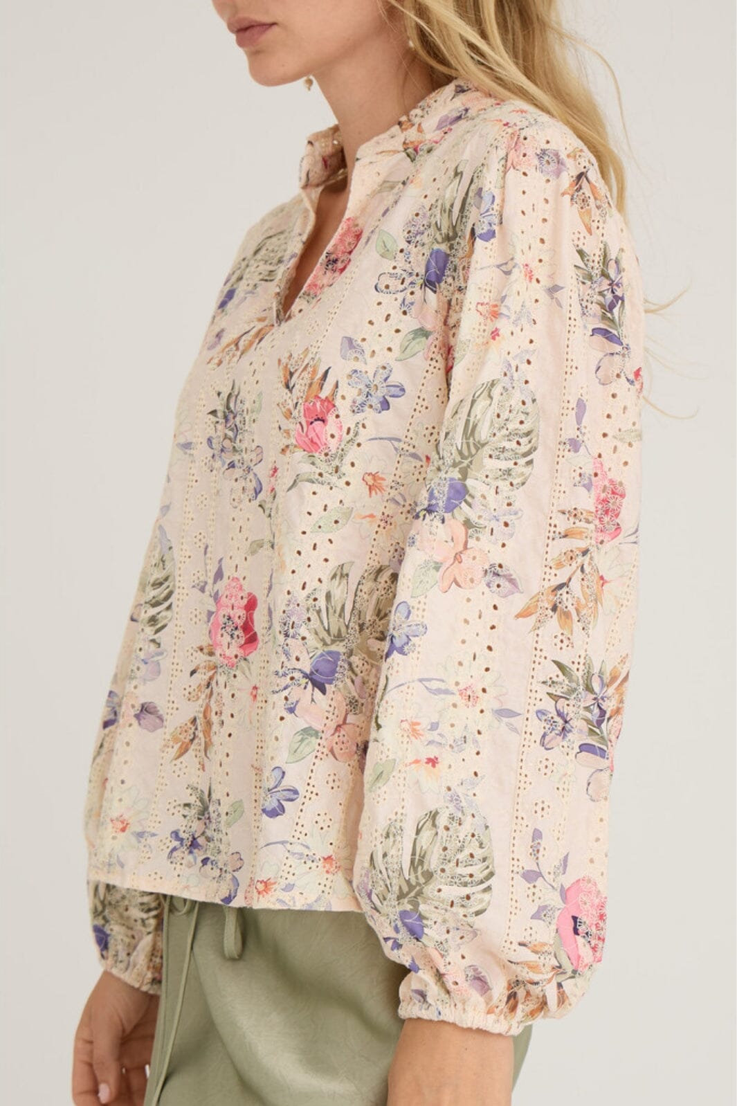 Forudbestilling - A-View - Grete Blouse - 308 Sand/Dusty Green