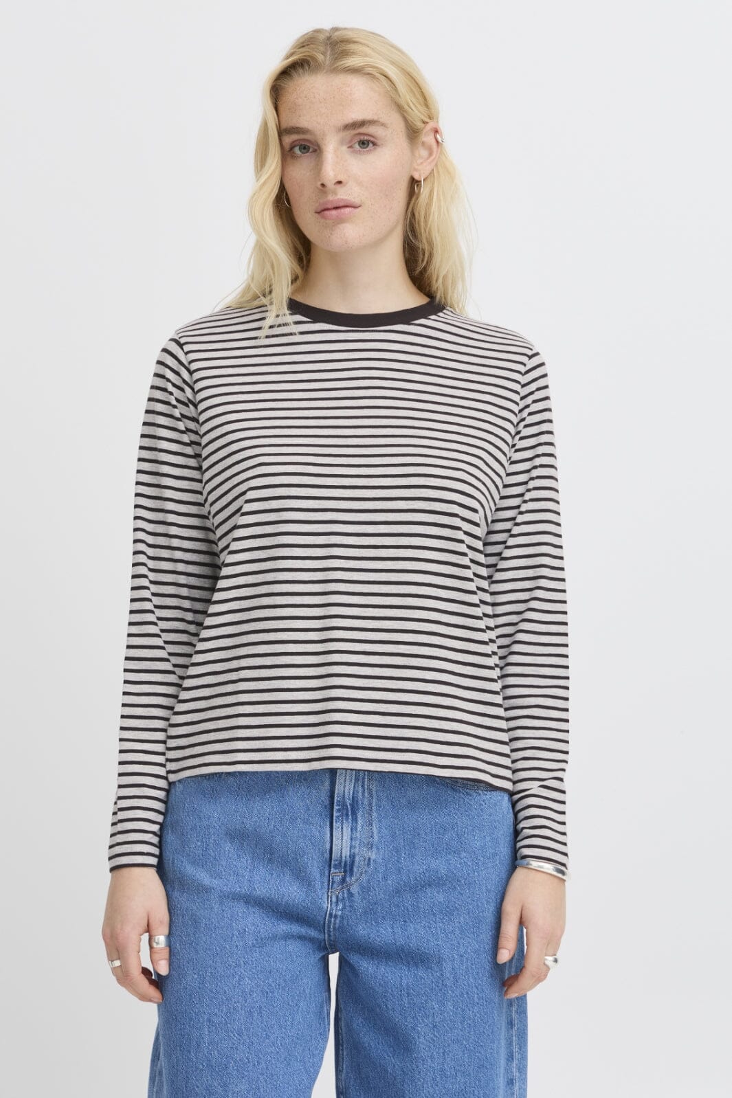 ichi-ihmira-loose-ls3-20122519-204128-grey-melange-w-black_0.jpg Ichi - Ihmira Loose Ls3 20122519 - 204128 Grey Melange W. Black på udsalg