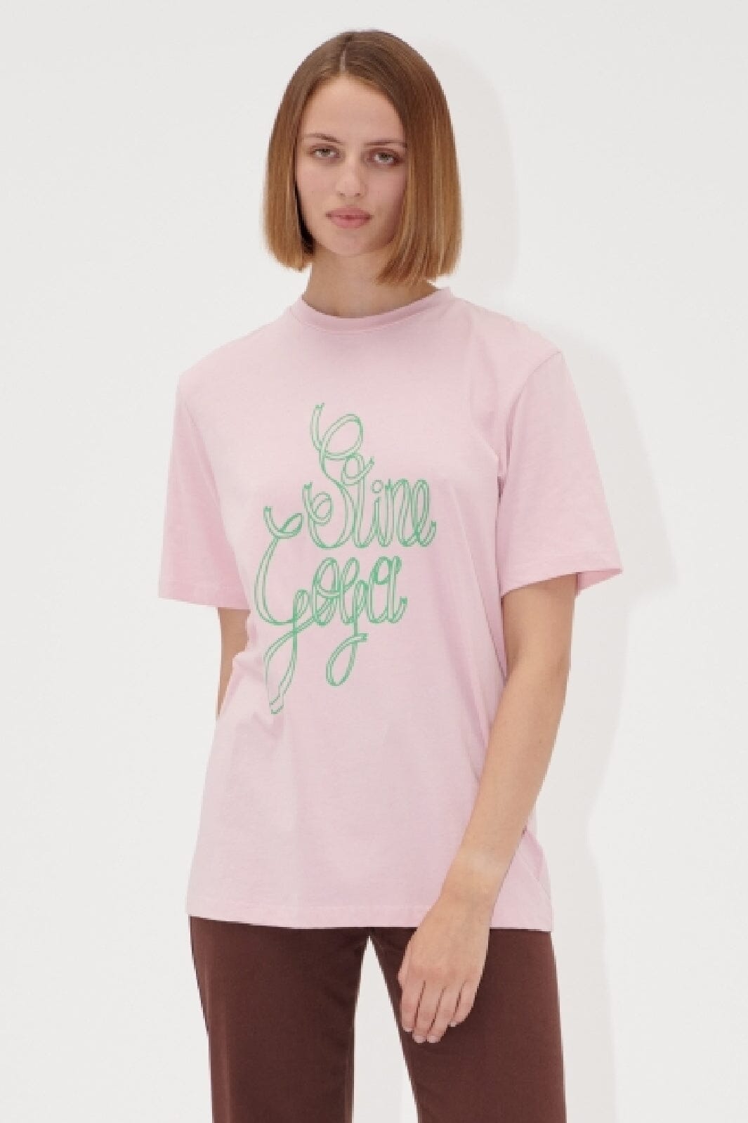 Stine Goya - 2243 Light Jersey, Short Sleeve T-shirt sg-ss25-t009-2243p - Ribbon Logo