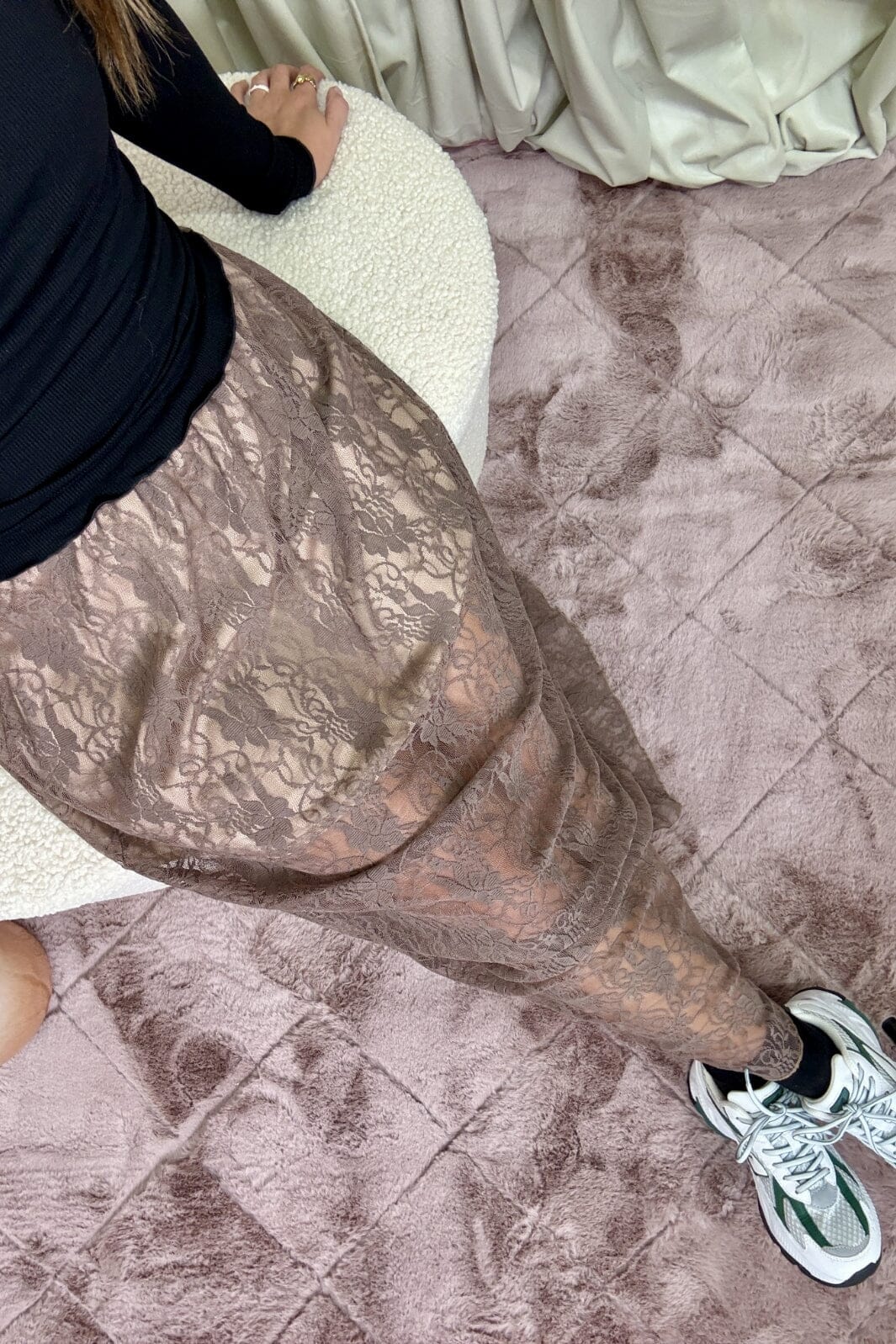 A-bee - Long Lace Skirt - Taupe Udsalg