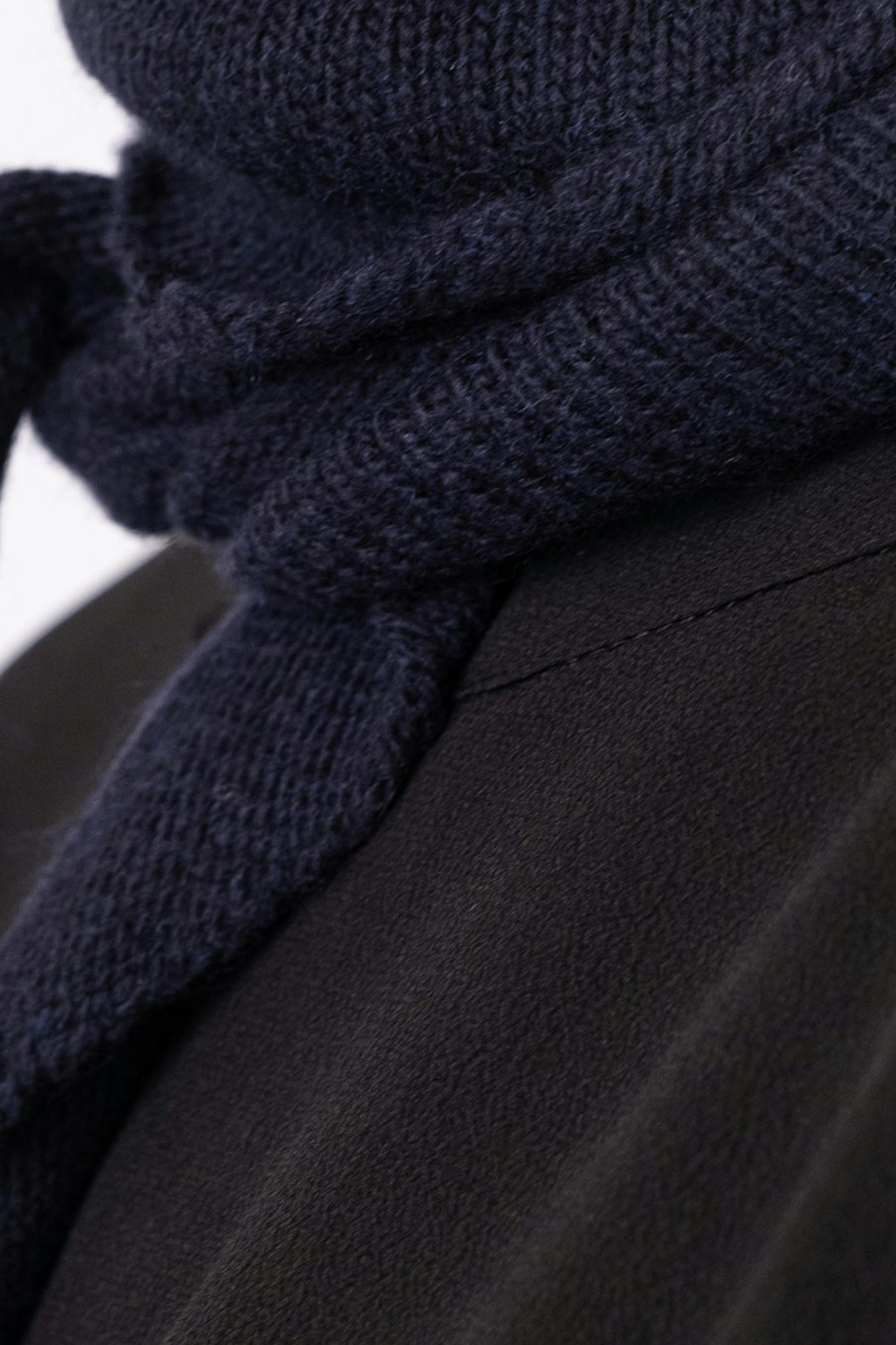 neo-noir-misty-knit-scarf-navy_2.jpg Neo Noir - Misty Knit Scarf - Navy