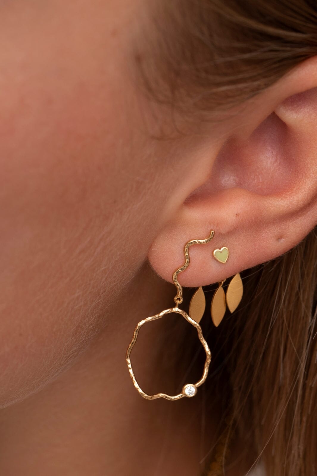 Stine A - Dancing Three Leaves Behind Ear - Goldenen - 1158-02-S Levere