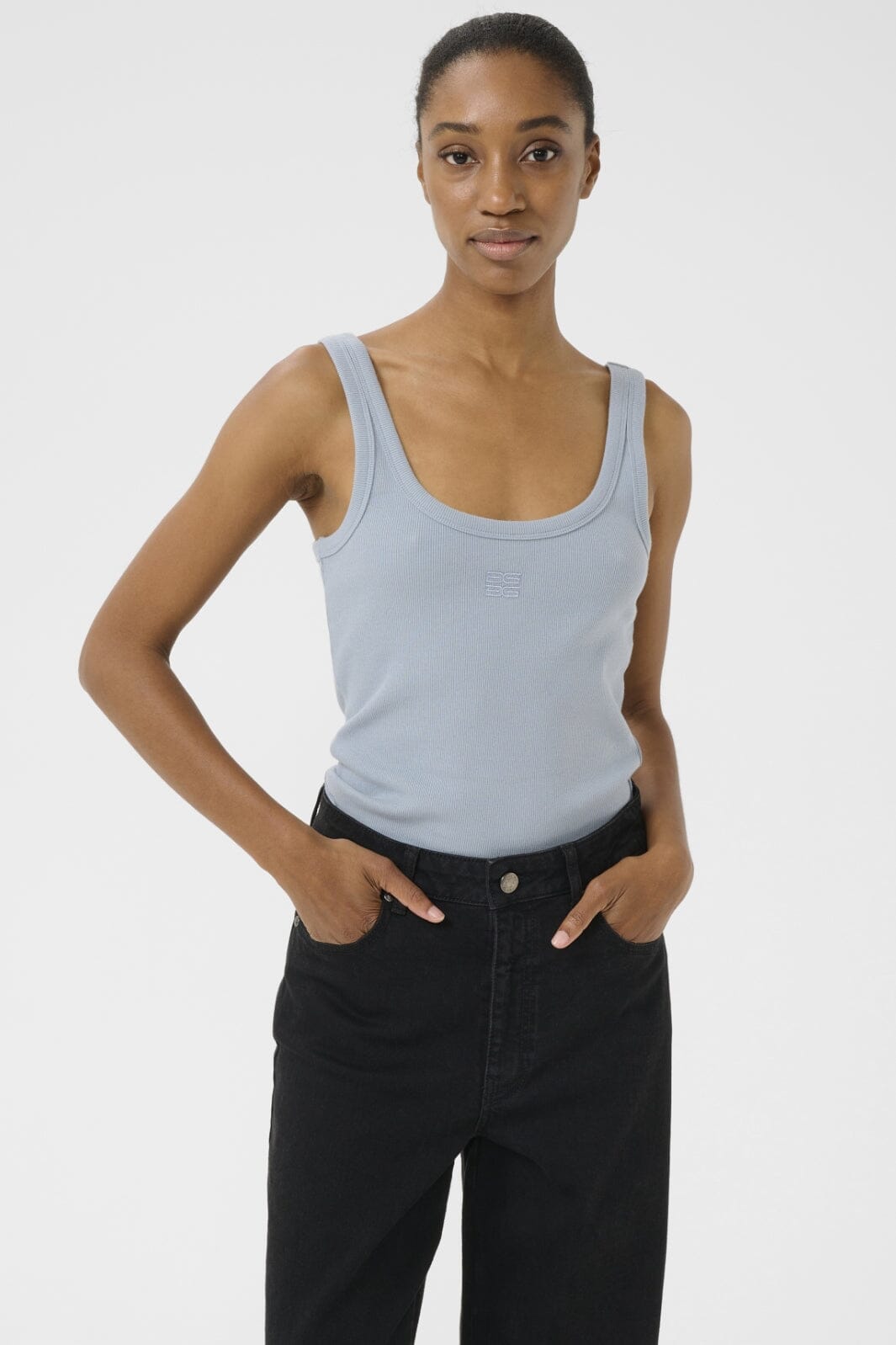 gestuz-gzdrew-logo-top-2-0-105098-grey-blue_1.jpg Gestuz - Gzdrew Logo Top 2.0 - 105098 Grey Blue