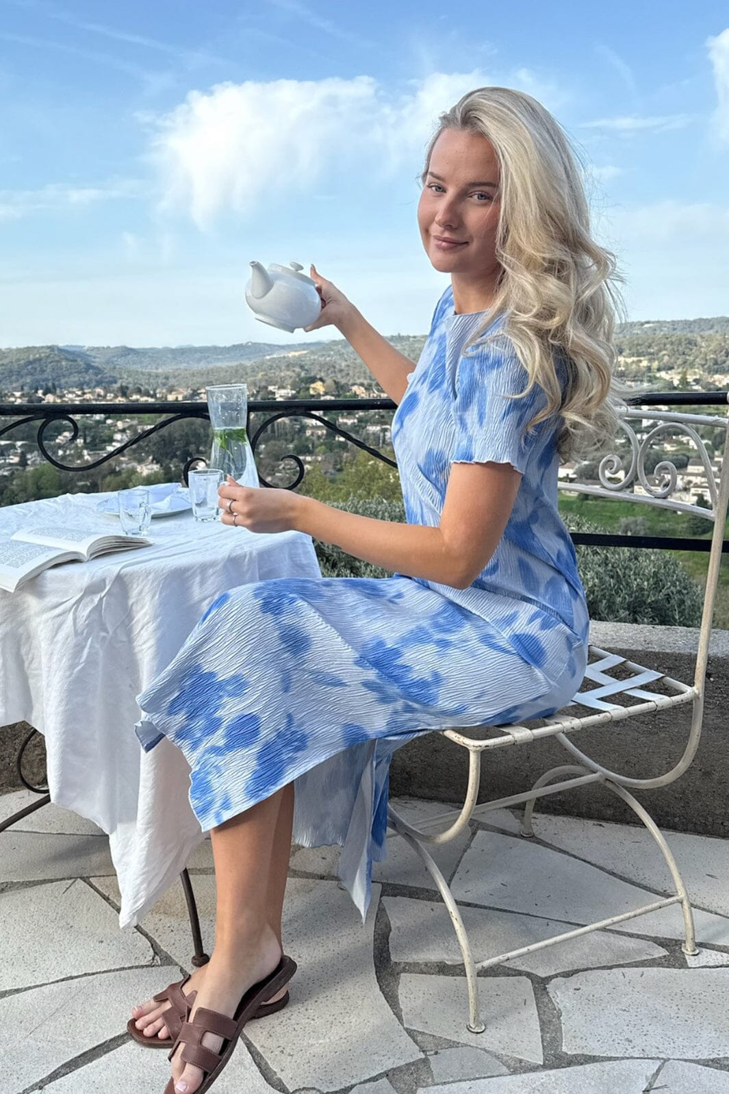 Forudbestilling - BYIC - Odaic Ss Dress A23834 - Abstract Blue Flower Print
