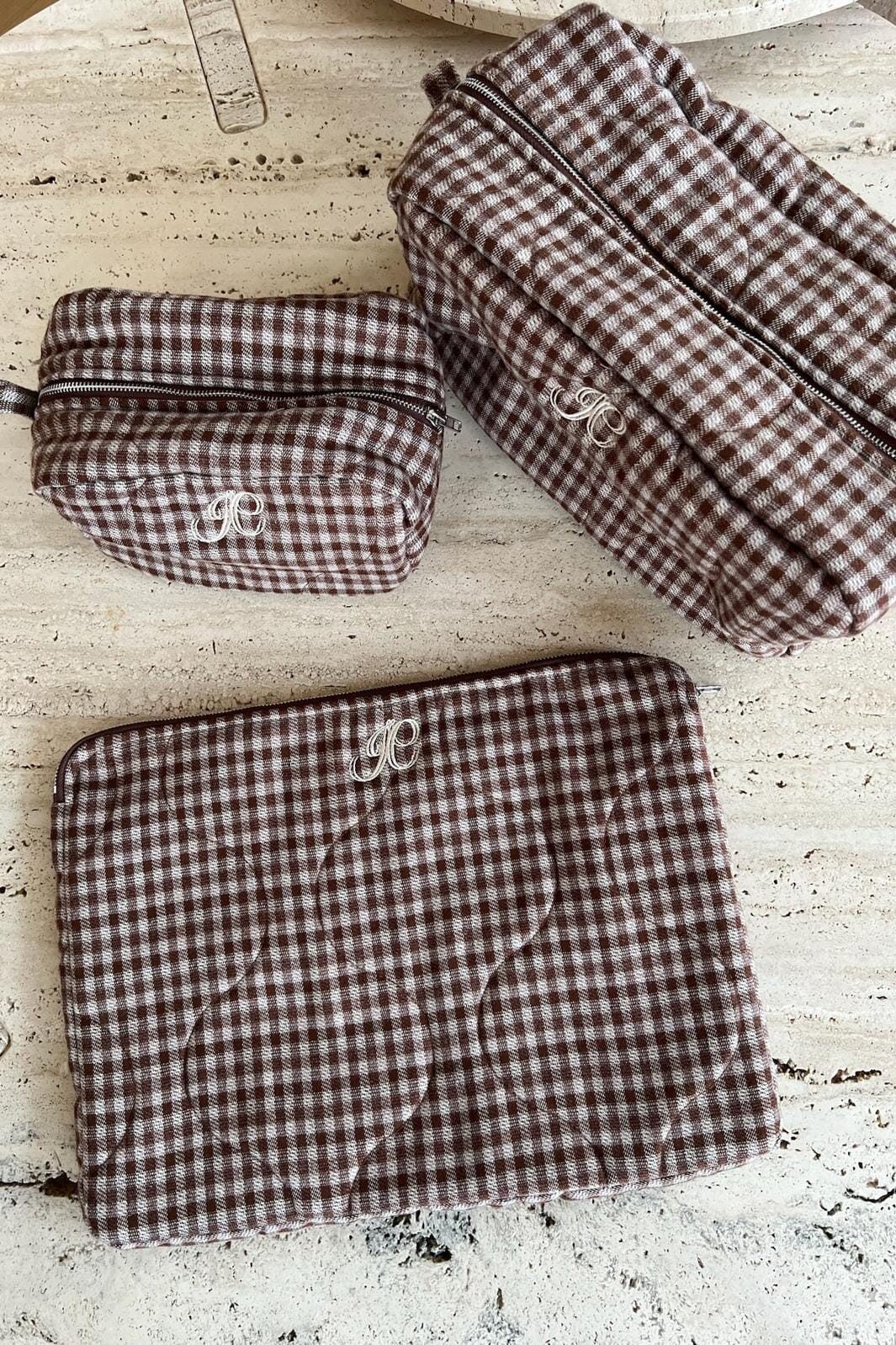 byic-emilieic-computer-sleeve-a2362-browns-brown-checks_2.jpg BYIC - Emilieic Computer Sleeve A2362 - Browns - Brown Checks