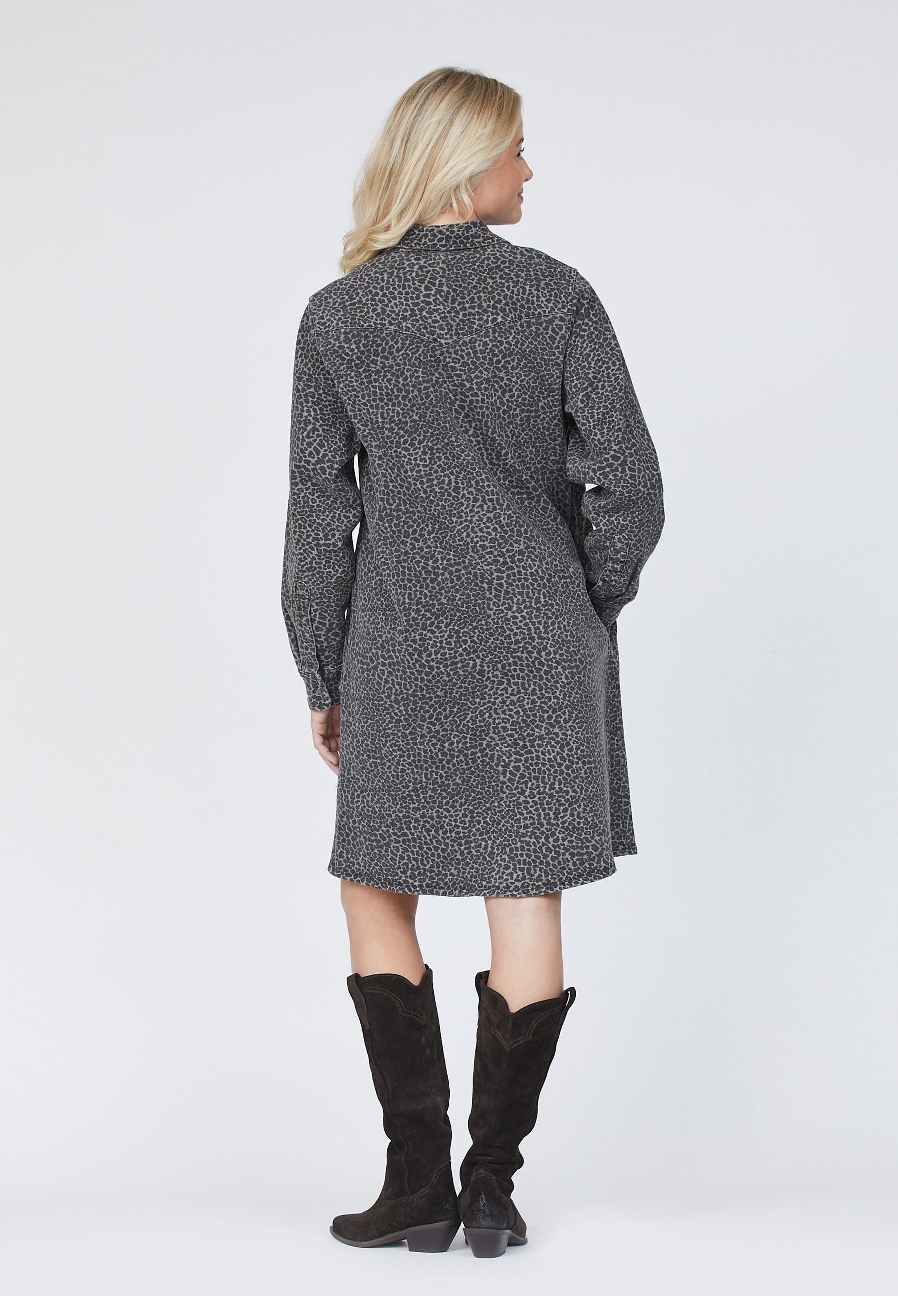 Sisters Point - Onea-A.Dr4 - 800 Grey Leo