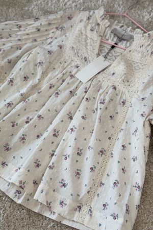 Forudbestilling - Neo Noir - Siama Dobby Flower Blouse 165279 - 121 - Off White