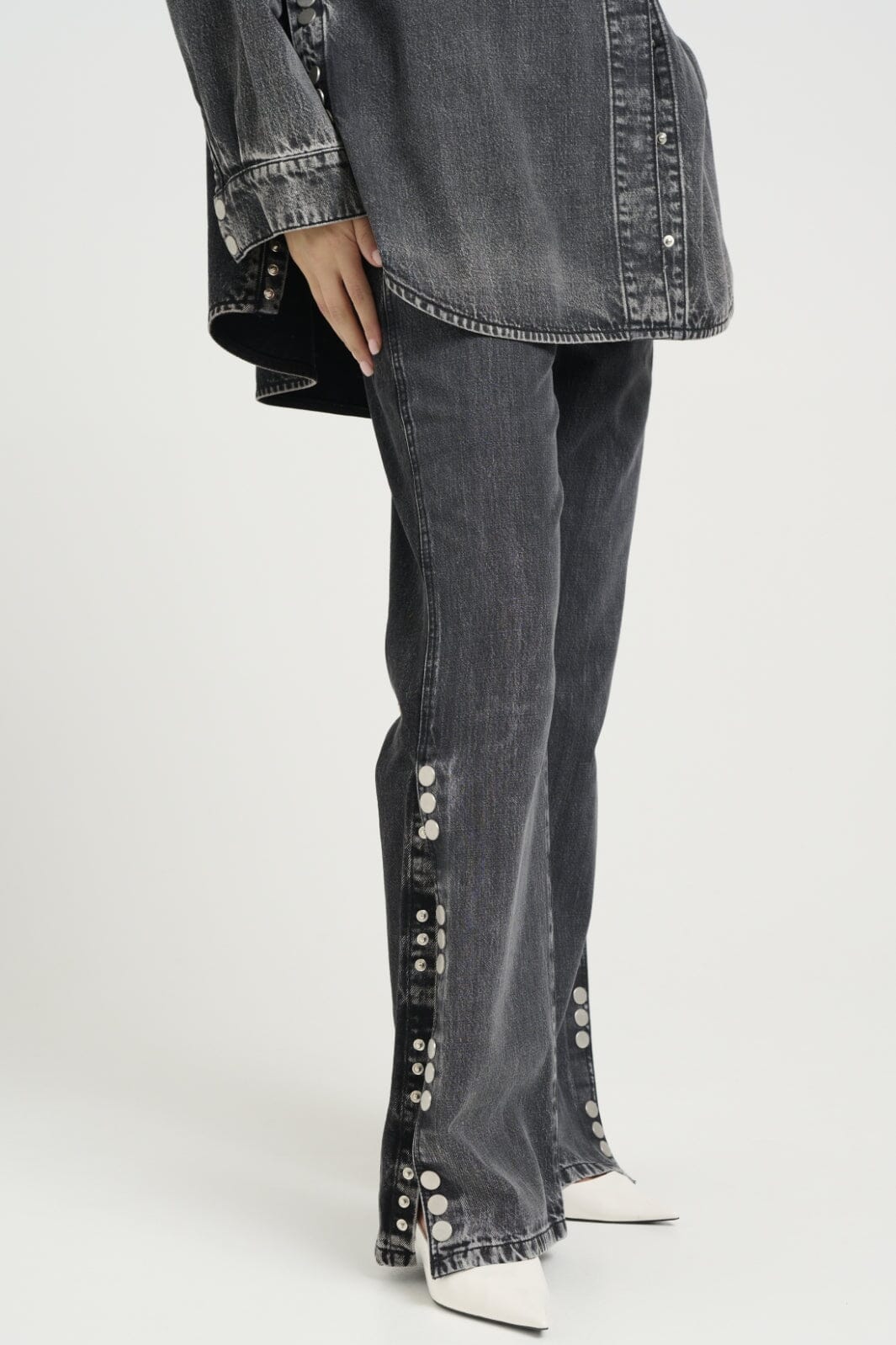 gestuz-zuvagz-straight-jeans-104987-dark-grey-washed_1.jpg Gestuz - Zuvagz Straight Jeans - 104987 Dark Grey Washed