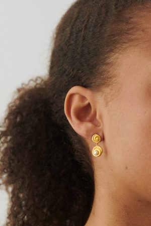 Pernille Corydon Jewellery - Shell Flower Earrings - Goldenplated