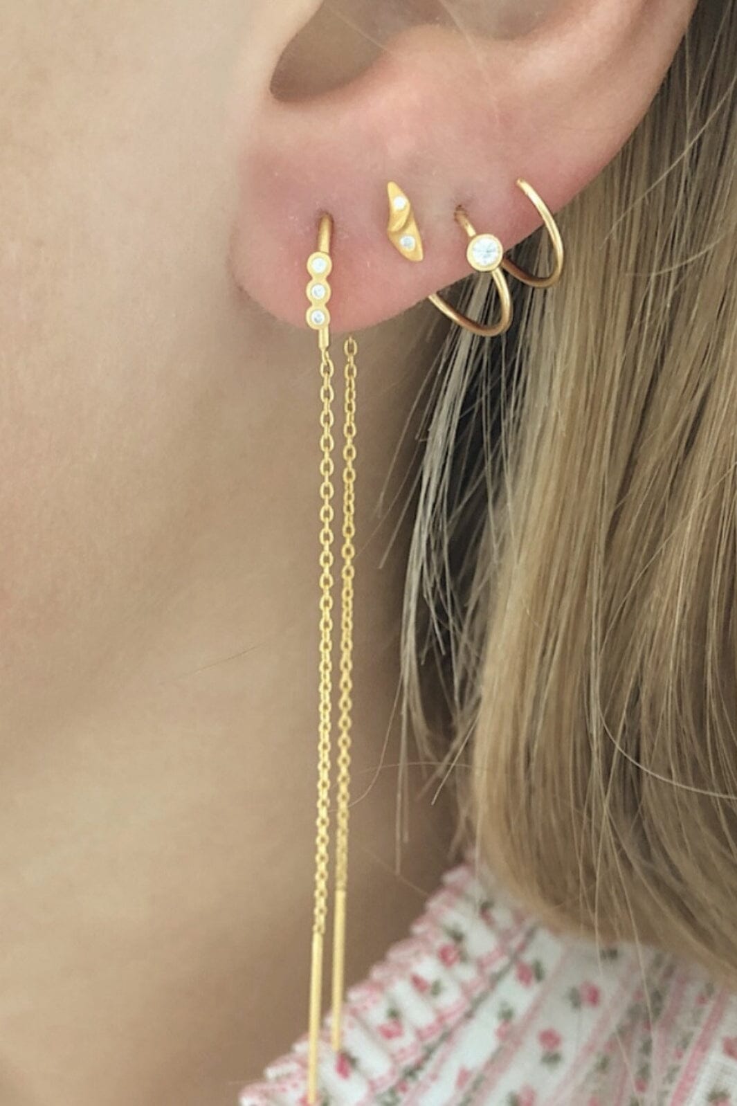Stine A - Big Dot Curl Earring Left Goldenen - 1174-02-L