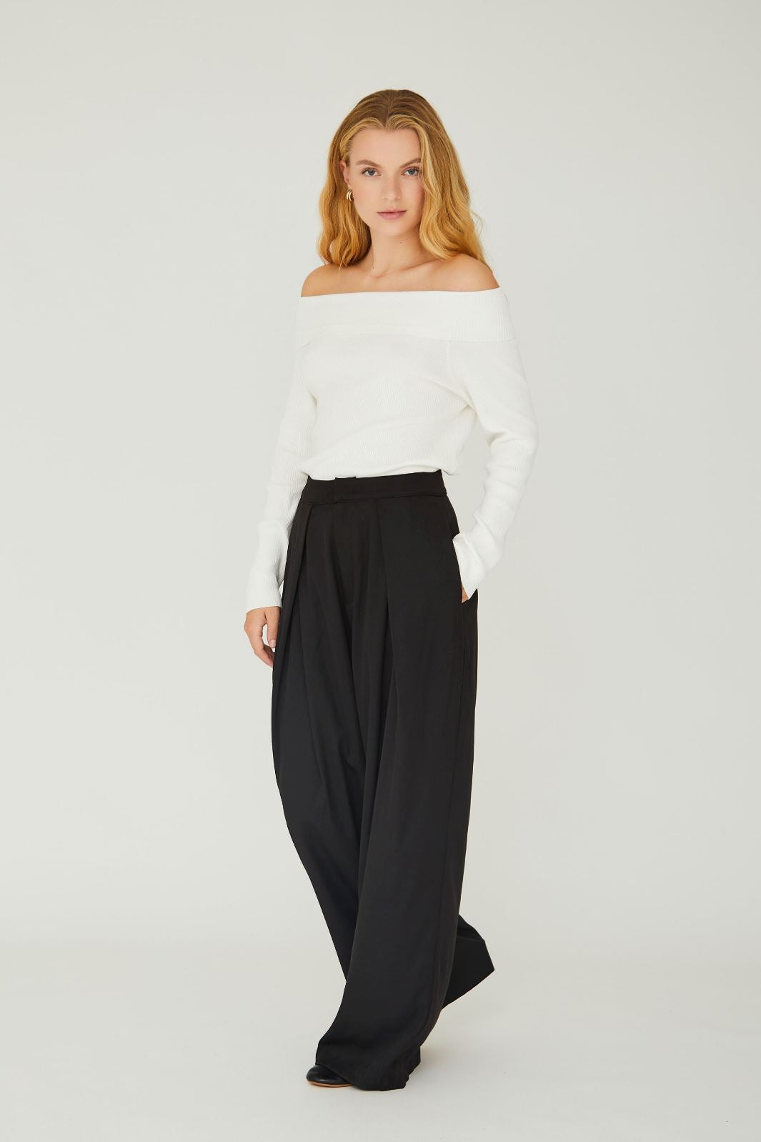 A-View - Rib Offshoulder Blouse - 005 Off White