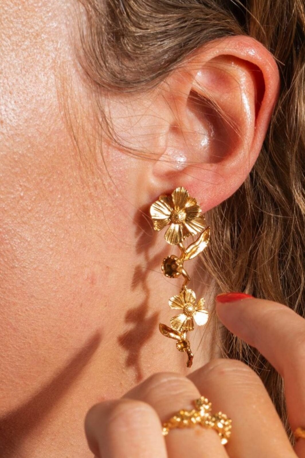 House Of Vincent - Wildflower Unfurl Earrings - Gilded