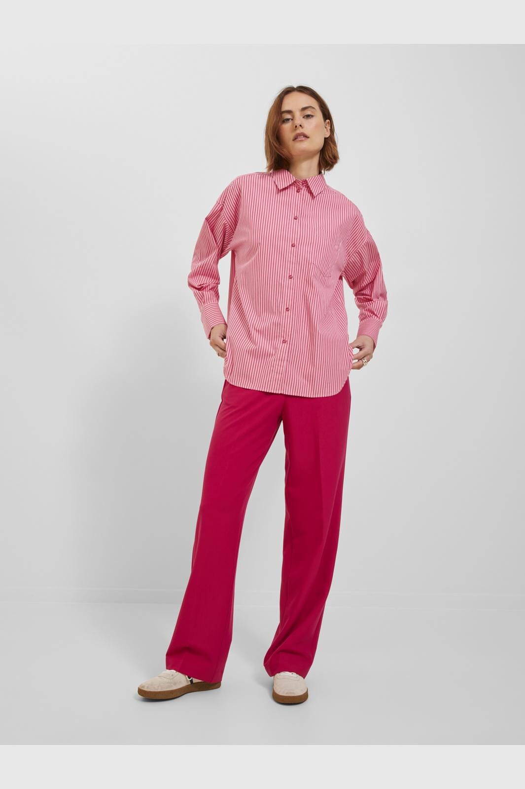 forudbestilling-jjxx-jxjamie-ls-relaxed-poplin-shirt-4235856-cerise-stripe_3.jpg Forudbestilling - Jjxx - Jxjamie Ls Relaxed Poplin Shirt - 4235856 Cerise Stripe