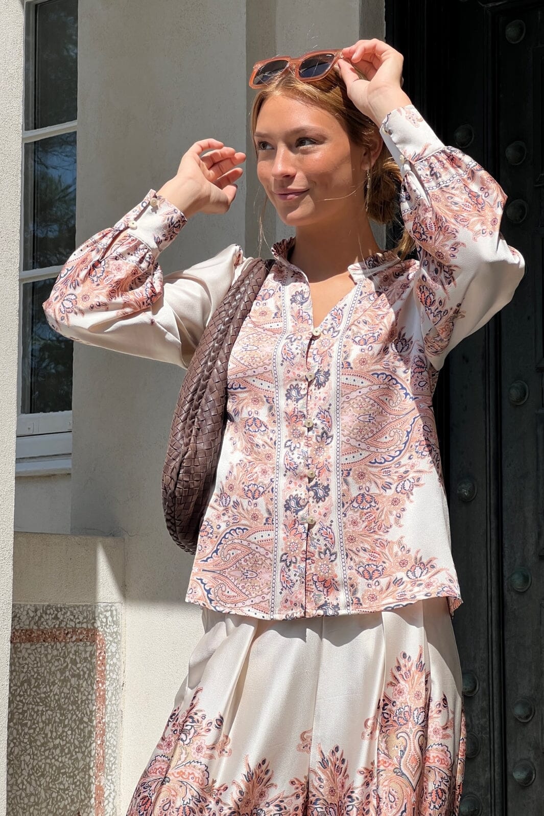 Neo Noir - Massima Paisley Border Blouse - Creme