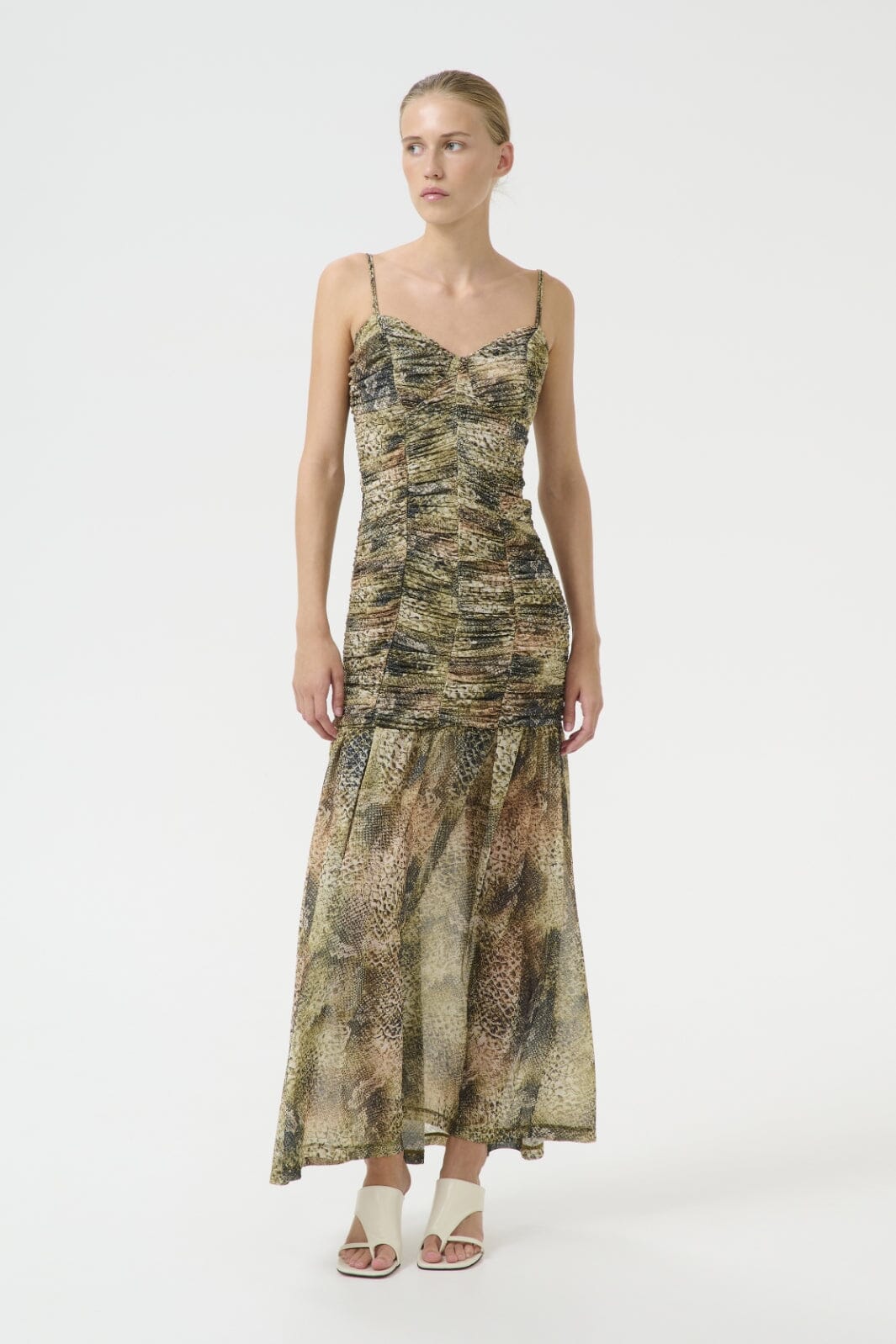 Forudbestilling - Gestuz - Gzsnira P Dress 10910146 - 107549 - Golden Snake