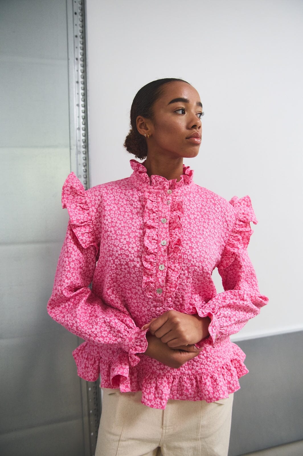 Noella - Reno Ruby Ruffle Blouse - 031 Bright Pink