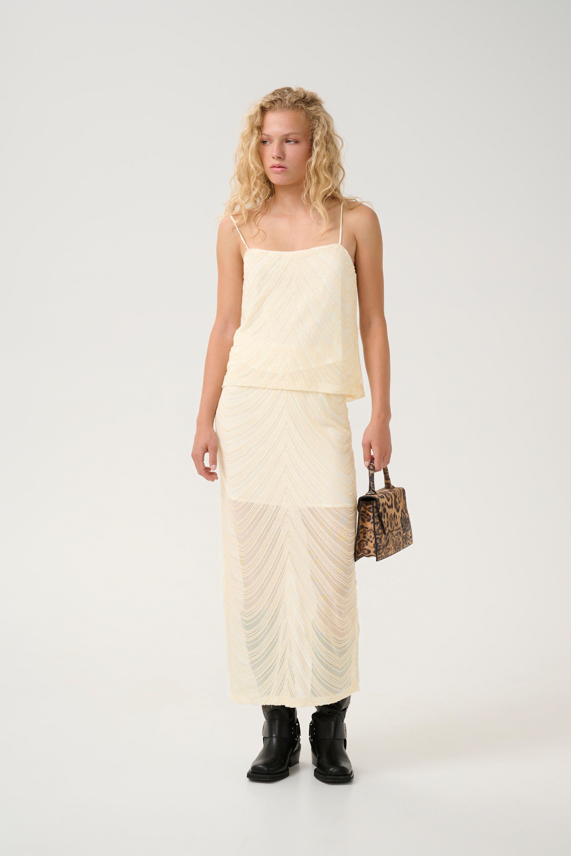 gestuz-gzglira-top-107274-butter-yellow-sequins_1.jpg Gestuz - Gzglira Top - 107274 Butter Yellow Sequins