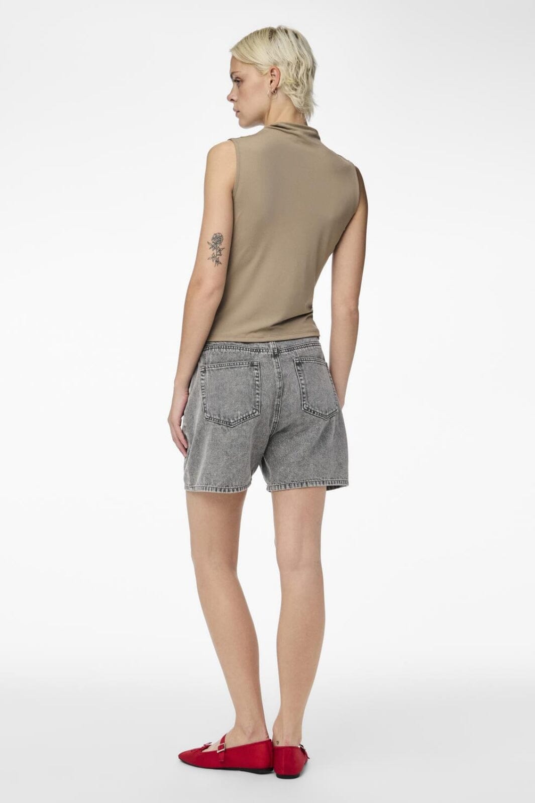 pieces-pcmadison-sl-draped-top-4614801-taupe-gray_3.jpg Pieces - Pcmadison Sl Draped Top - 4614801 Taupe Gray