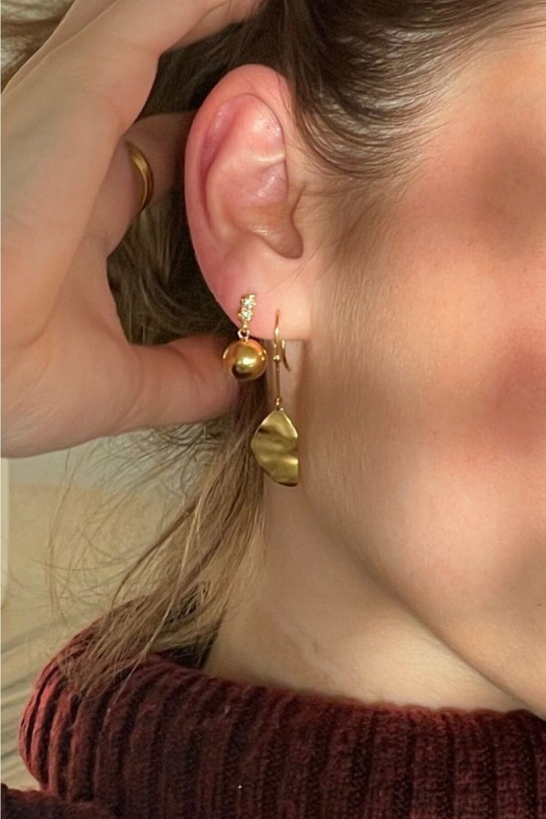 Stine A - Hook With Goldenenen Refection Moon Earring Right - Single - 1341-02-R