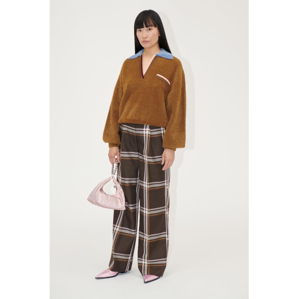 Stine Goya - Knit Polo, 2326 Fluffy Knit - Partridge Brown Hot på udsalg