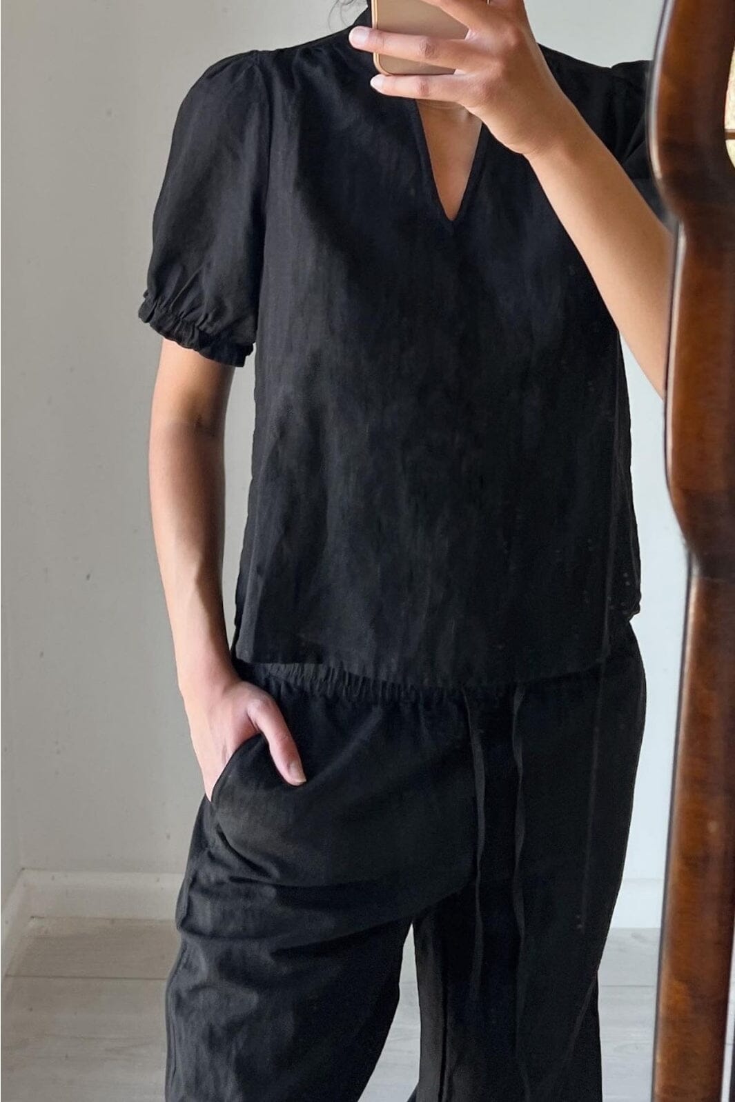 Forudbestilling - Neo Noir - Odesa Linen Blouse - Black