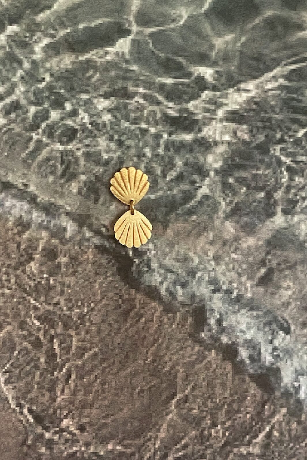 Stine A - Two Petit Shell Earring - 1318-02-S