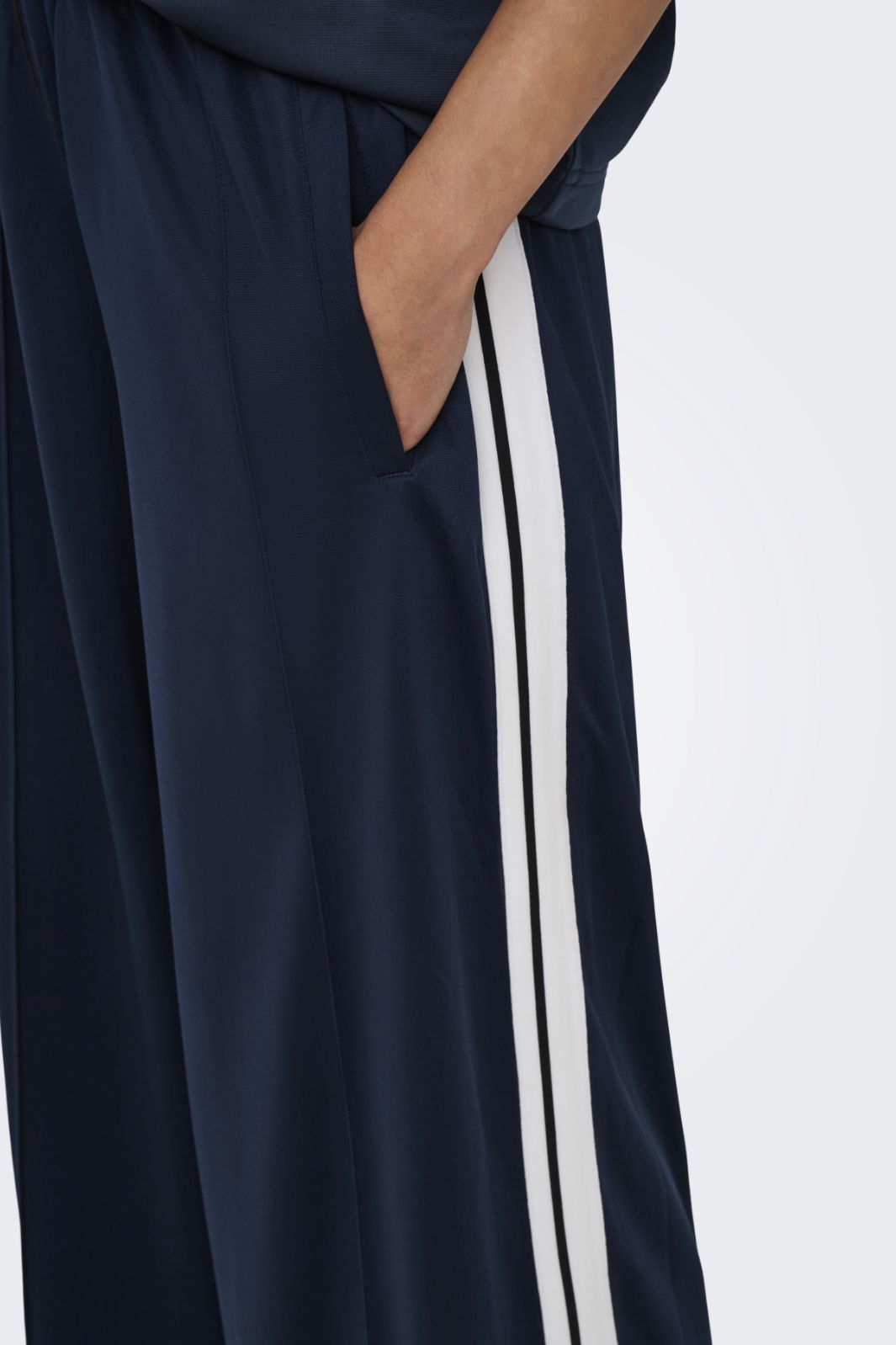 only-onlsports-pant-ub-swt-4791952-total-eclipse_3.jpg Only - Onlsports Pant Ub Swt - 4791952 Total Eclipse