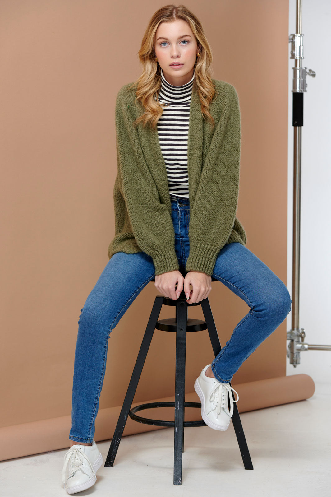 noella-fora-knit-cardigan-army_1.jpg Noella - Fora Knit Cardigan - Army
