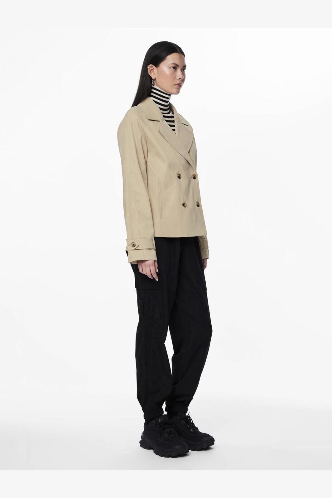 pieces-pcbille-short-trenchcoat-4443826-warm-sand_3.jpg Pieces - Pcbille Short Trenchcoat - 4443826 Warm Sand