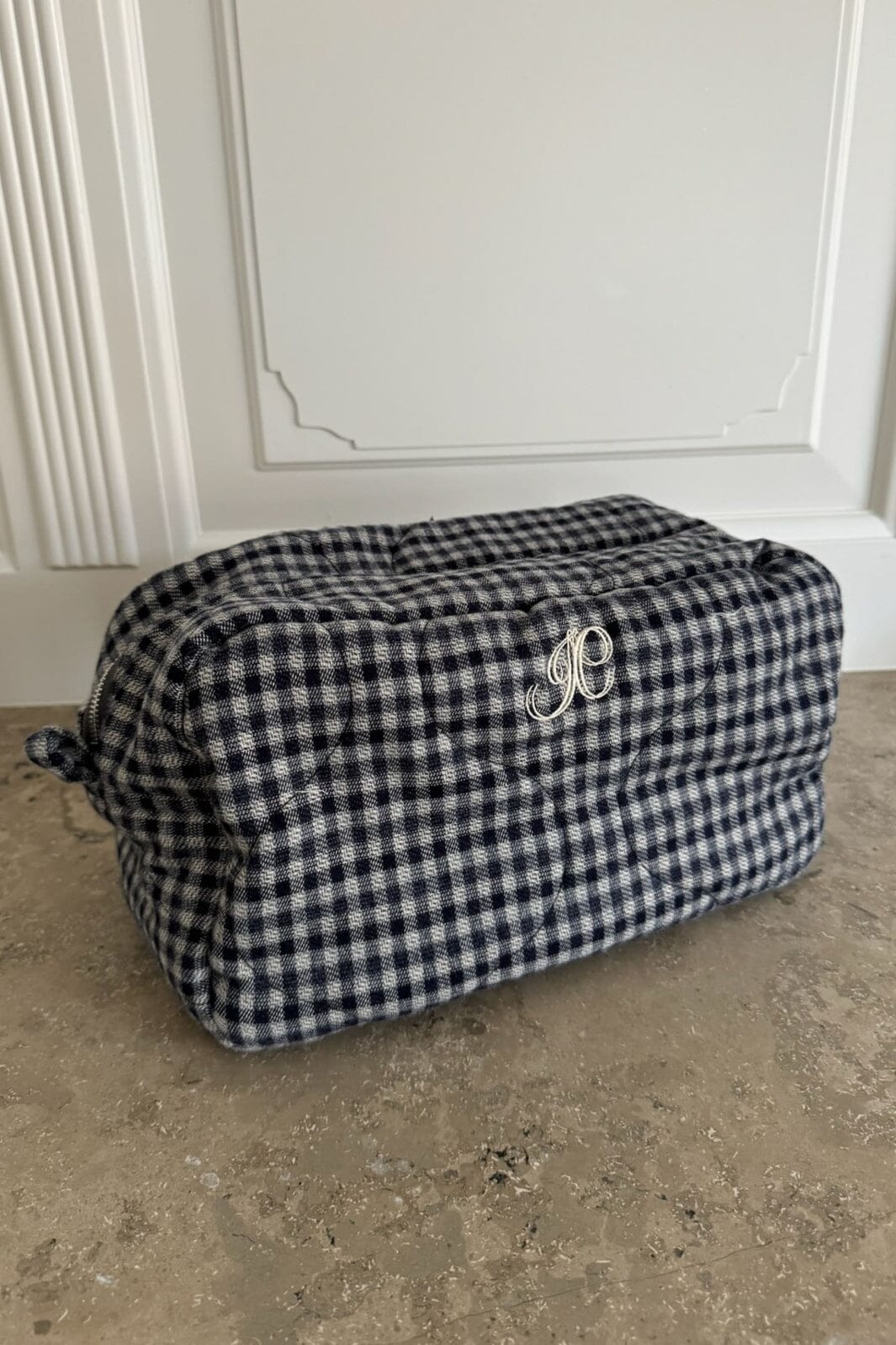 byic-emilieic-cosmetic-bag-a23746-navyc-navy-checks_0.jpg BYIC - Emilieic Cosmetic Bag A23746 - Navyc - Navy Checks