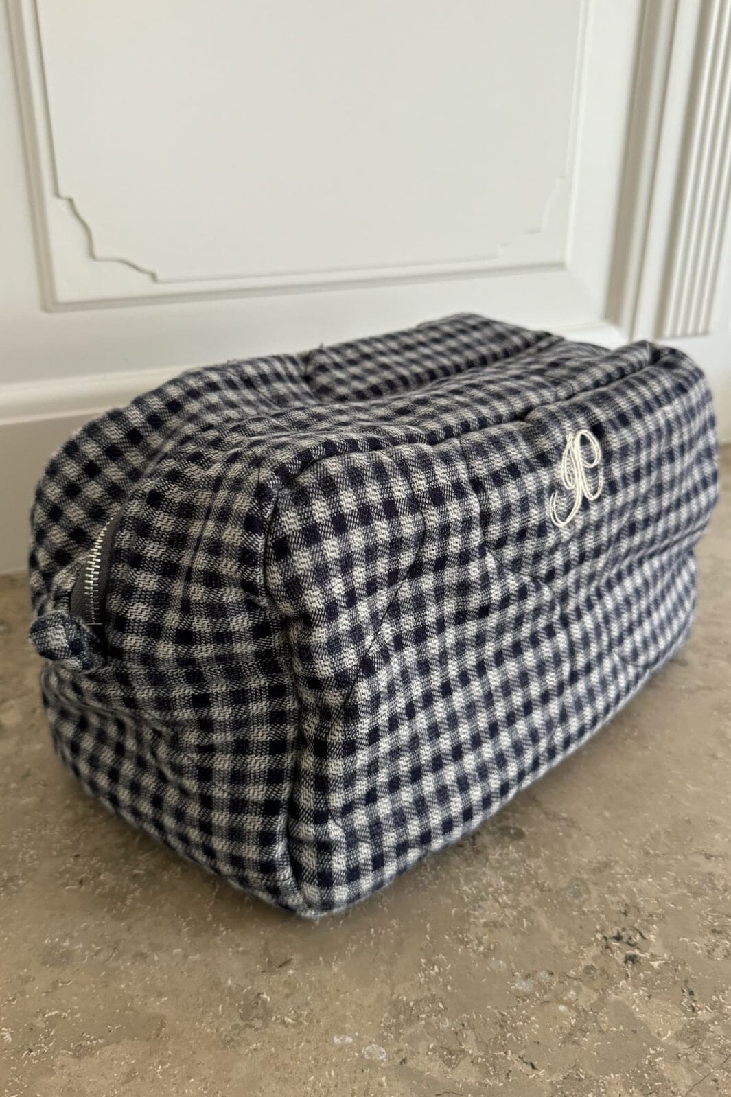 byic-emilieic-cosmetic-bag-a23746-navyc-navy-checks_3.jpg BYIC - Emilieic Cosmetic Bag A23746 - Navyc - Navy Checks
