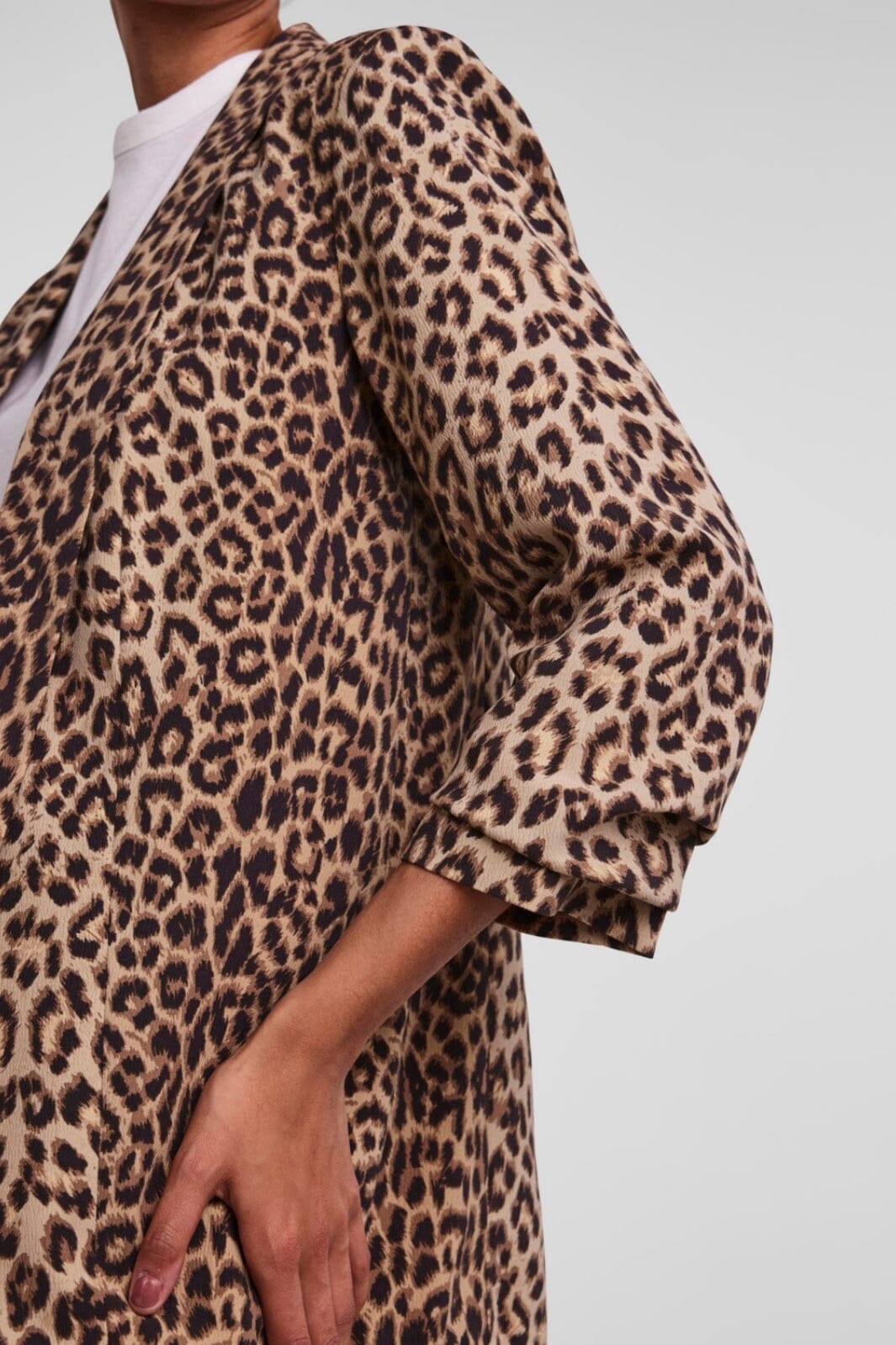 Pieces - Pcbosella 3/4 Printed Blazer - Natural AOP Leo Rabat