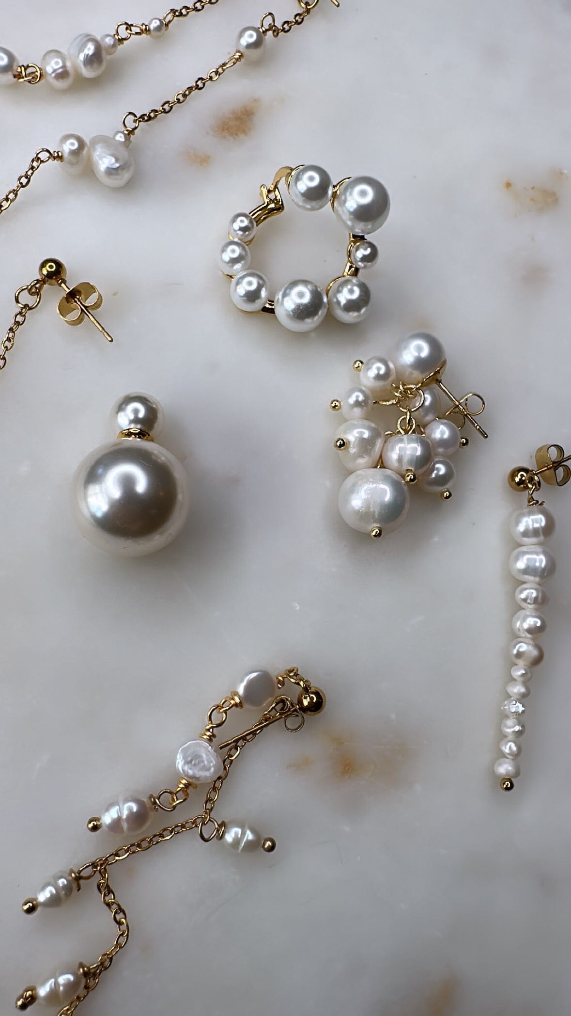 mellow-moon-pearl-drops-earring-forgyldt_3.jpg Mellow Moon - Pearl Drops Earring - Forgyldt