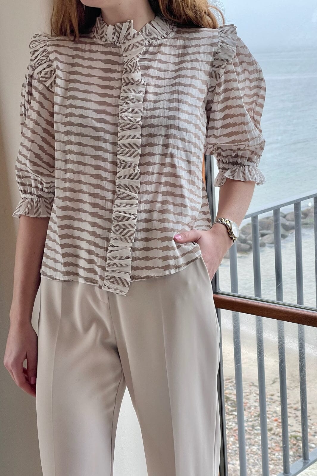 neo-noir-chacha-graphic-blouse-sand_1.jpg Neo Noir - Chacha Graphic Blouse - Sand