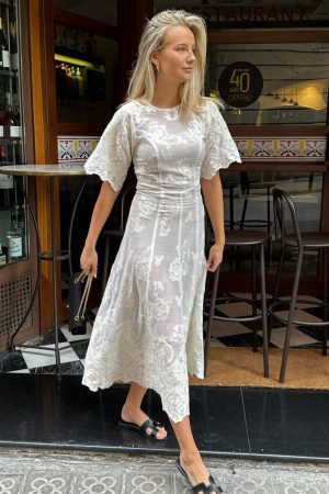 Forudbestilling - BYIC - Ellinoric Lace Long Dress - vw Vintage White